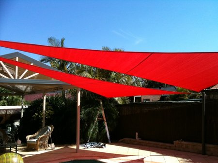 4m x 7m x 7m Red Triangle Shade Sails Steve has used 2 shade sails over his pool. A great colour if you are wanting contrasting colours in your backyard.\\n\\n18/10/2014 3:12 PM
