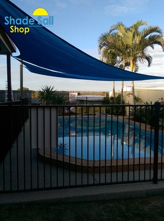 Thanks Sharon for sending these great photo's of you installed shade sails, looks fantastic. Size is right angle triangle shade sail in 5x6x7.8m navy blue.\\n\\n8/08/2016 1:59 PM