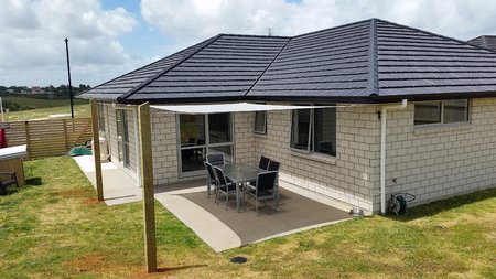 Picture send in from our NZ customer. Shade sail is 3mx4m in light grey. Thanks for you photo, looks great.\\n\\n3/01/2017 5:00 PM